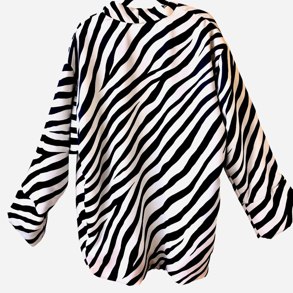 Natori Vintage 90's Jacket PUFFY Coat Lined Black & White Pockets Zebra Print - Picture 9 of 15